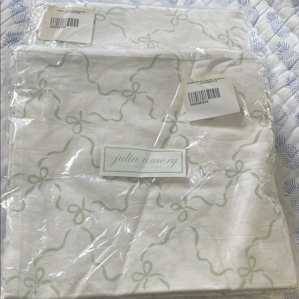 Julia Amory Green and White Bow Table Linens